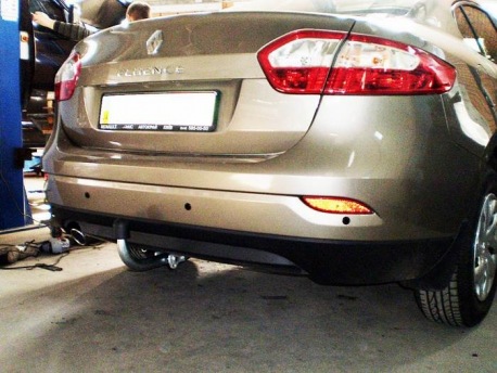 Фото Фаркоп Renault Fluence 2010- седан