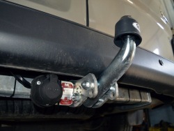 Фаркоп Ford Transit Custom 2013- на двох болтах